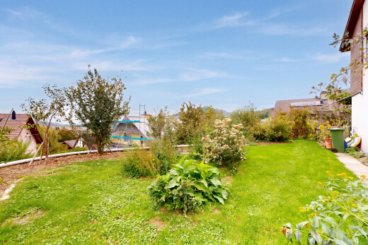 garten mit from property, rasen, und day time