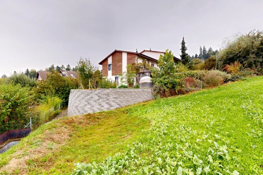 garten mit overcast, rasen, und property visible