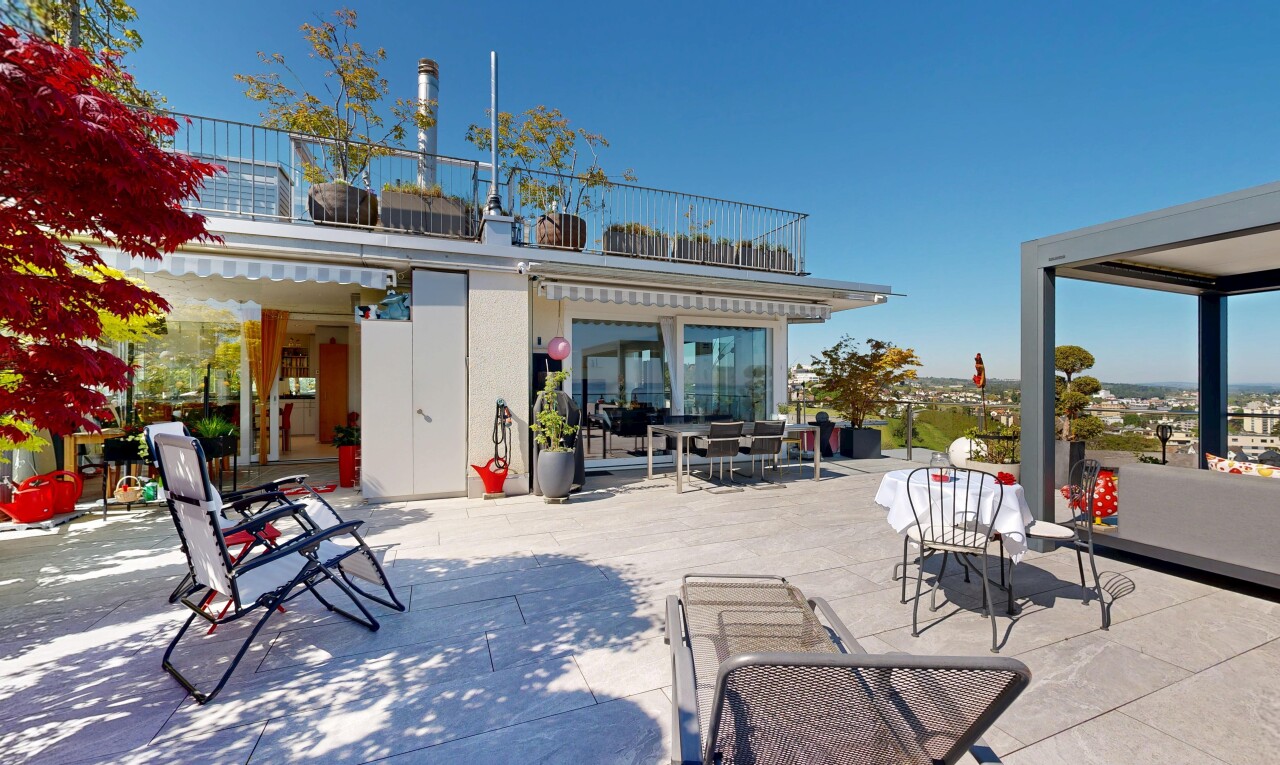 terrasse avec day time, terrasse, et coin repas extérieur