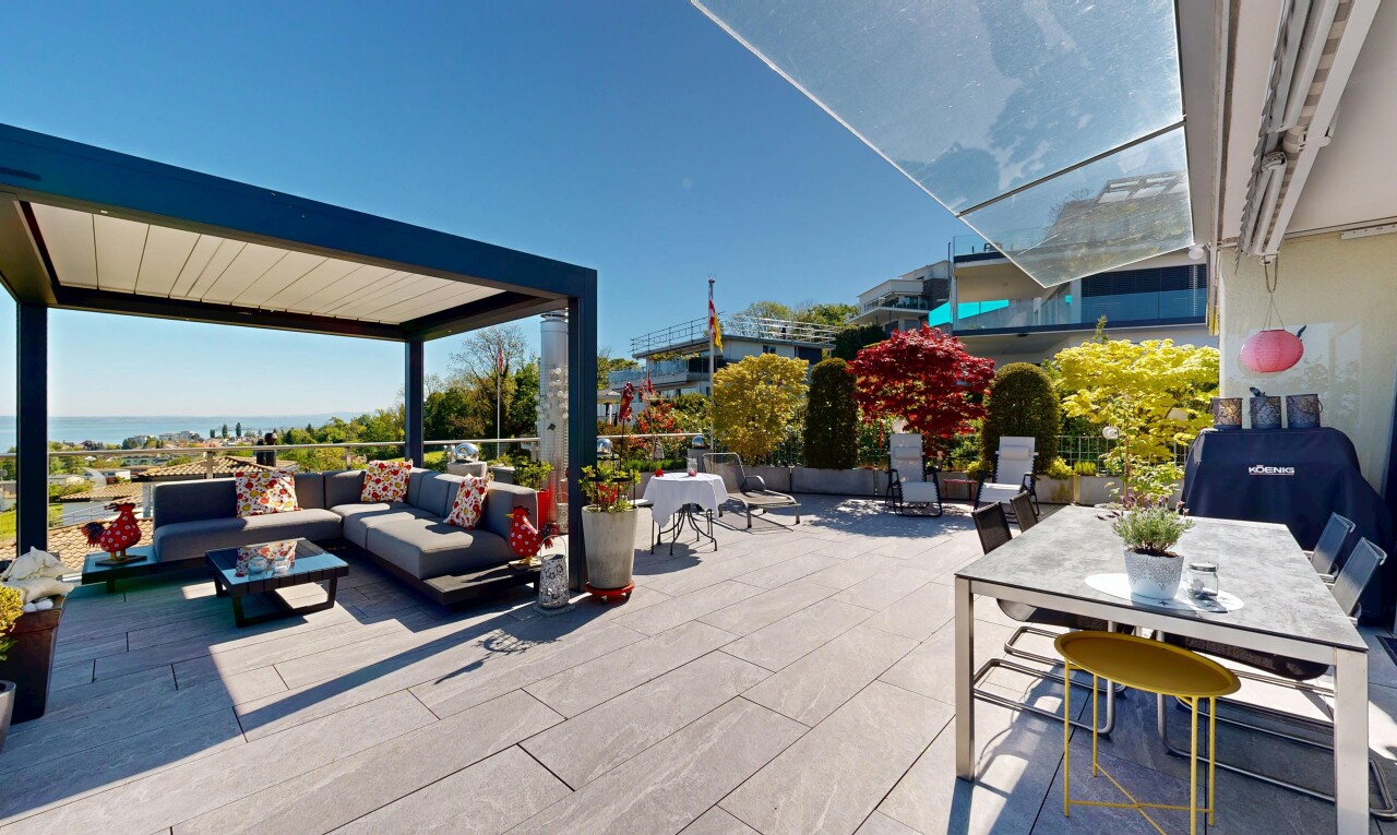 terrasse avec foyer extérieur, terrasse, day time, et espace de vie extérieur
