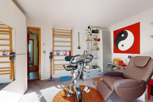 gym avec inside property, carpet, moquette, drywall, et cloison sèche