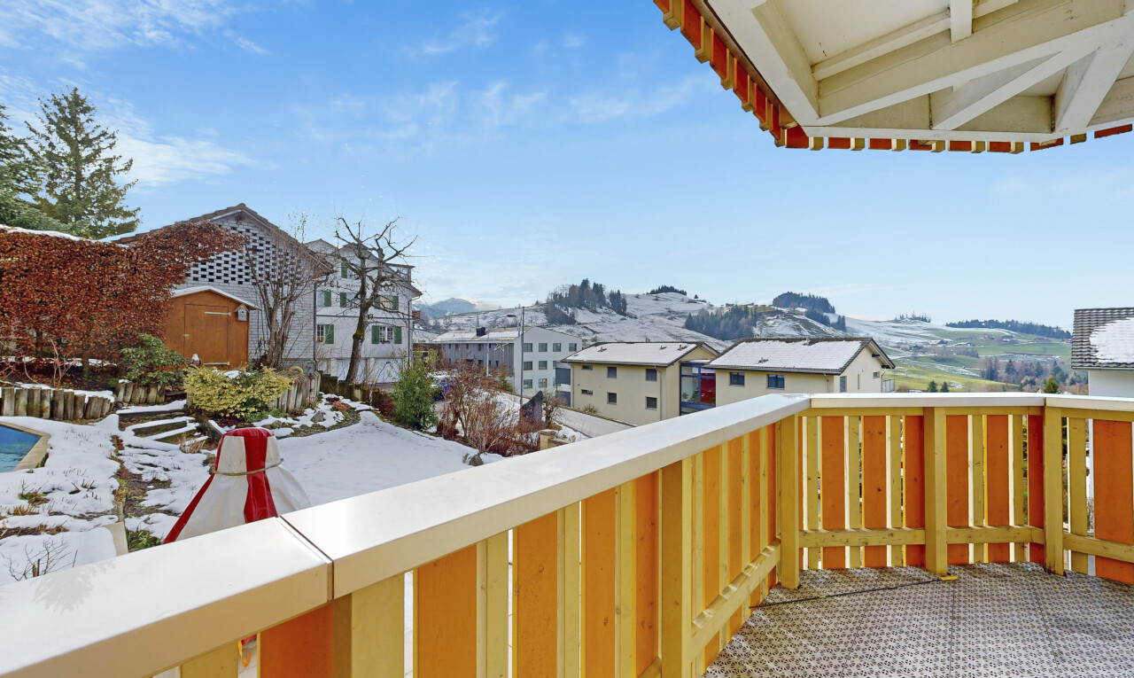balcony featuring a residential view