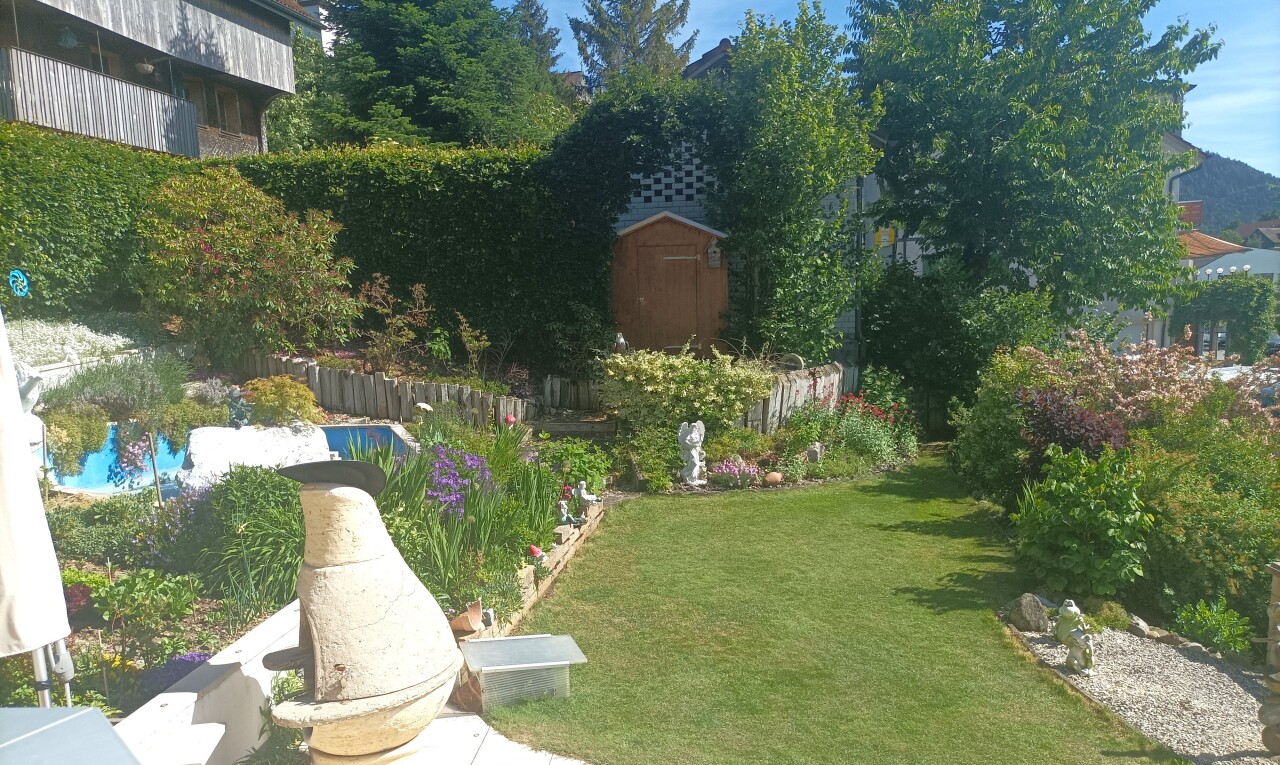 garten mit schuppen, rasen, außenansicht, day time, und from property