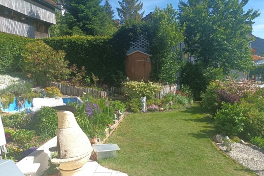 garten mit schuppen, rasen, außenansicht, day time, und from property
