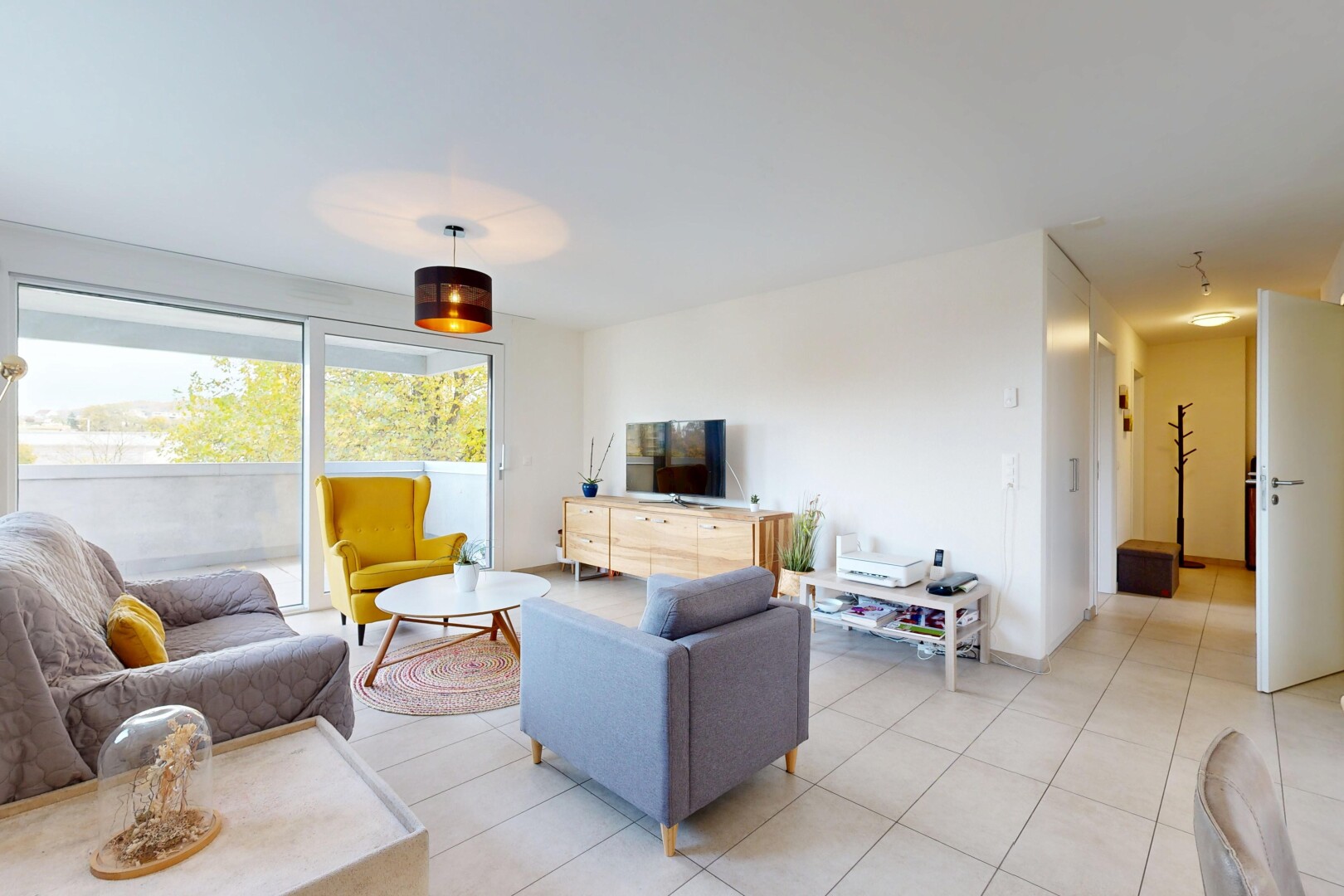 salon avec inside property, lumière naturelle, natural light, cloison sèche, et drywall