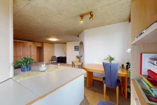 küche mit arbeitsplatten, teppich, und mittelbraune schränke