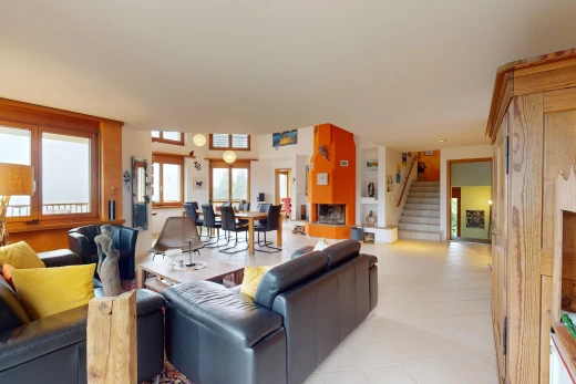 wohnzimmer mit natürliches licht