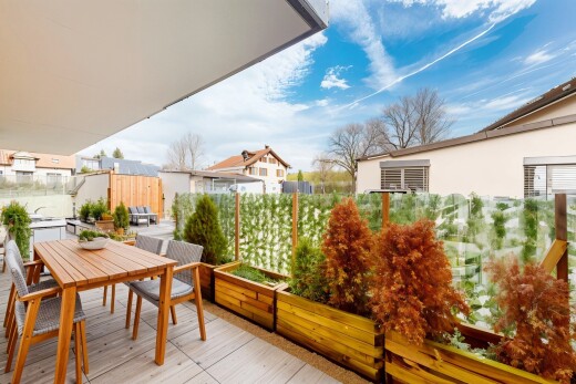 terrasse mit essbereich im freien