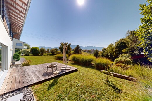 garten mit deck, rasen, day time, und from property