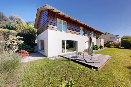 außenansicht mit day time, horizontale verkleidung, stuckverkleidung, terrasse, und property visible