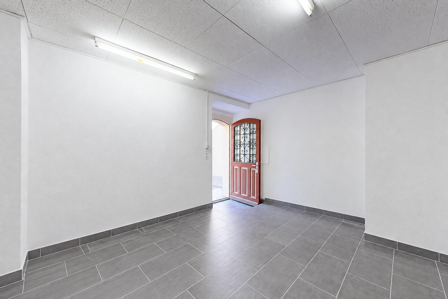 leerer raum mit gipskartonwand, drywall, sockelleisten, baseboards wall, und inside property