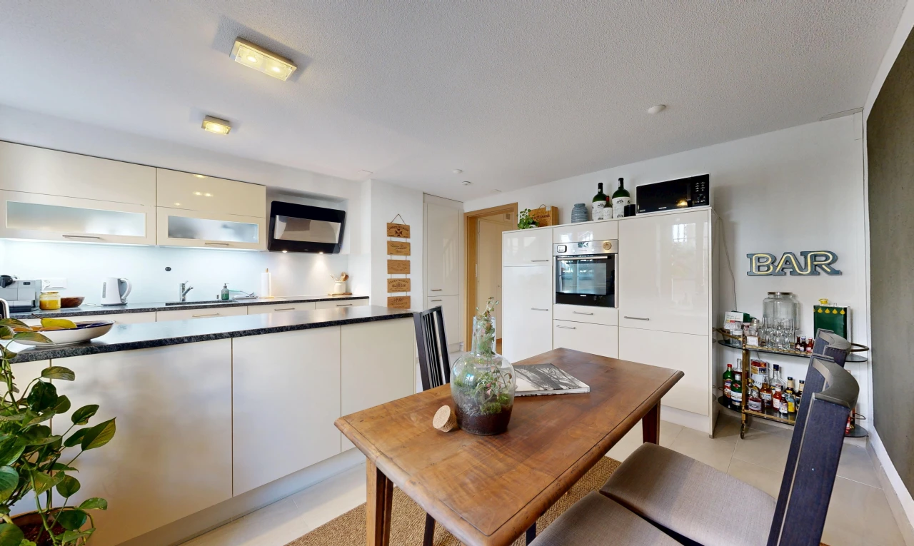 küche mit dark countertops, ofen, light floor, schränke mit glastüren, und glass insert cabinets