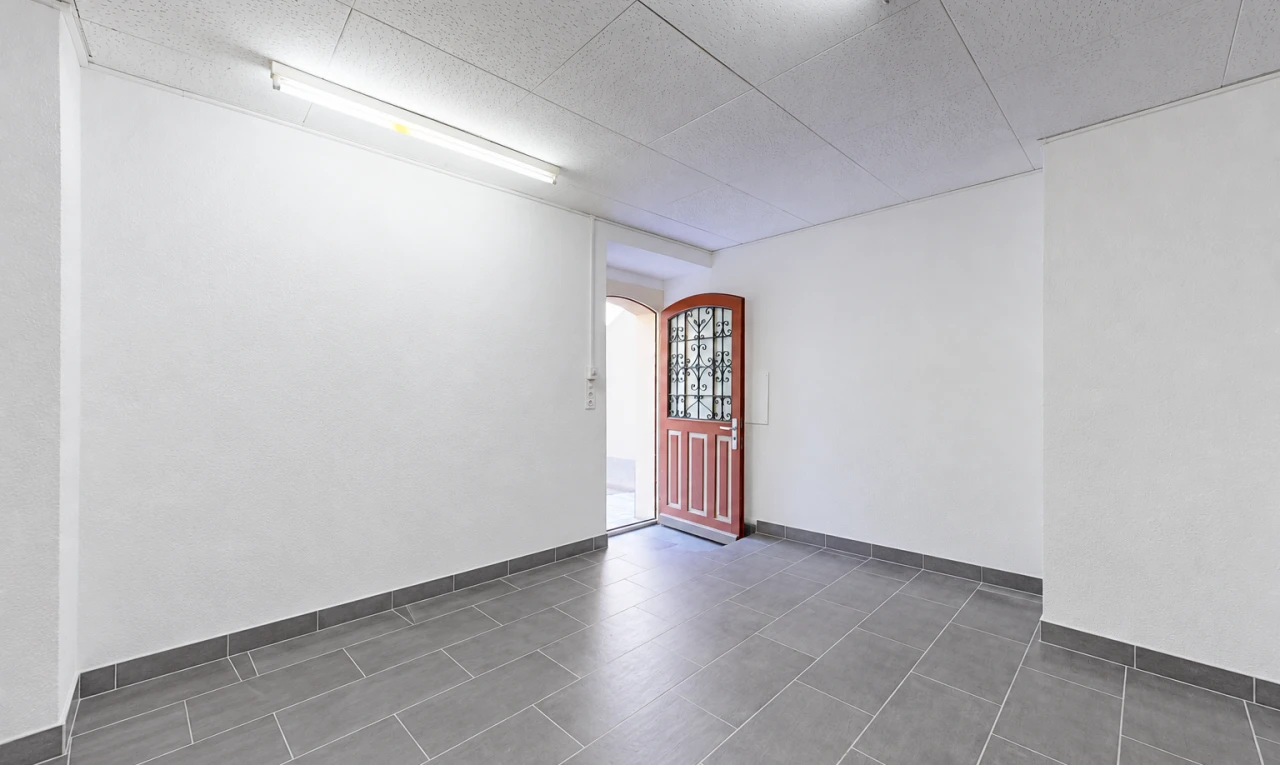 leerer raum mit gipskartonwand, drywall, sockelleisten, baseboards wall, und inside property