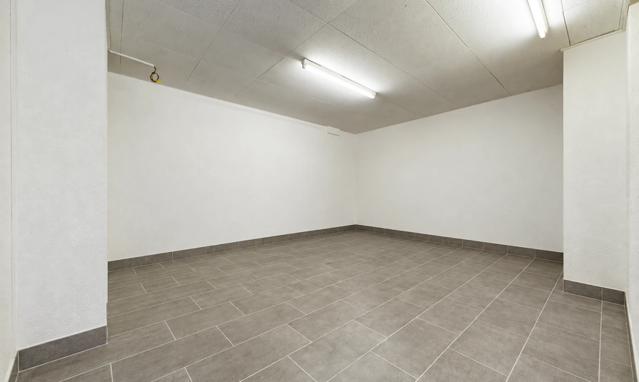 leerer raum mit gipskartonwand, inside property, drywall, sockelleisten, und baseboards wall