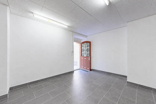 leerer raum mit gipskartonwand, drywall, sockelleisten, baseboards wall, und inside property