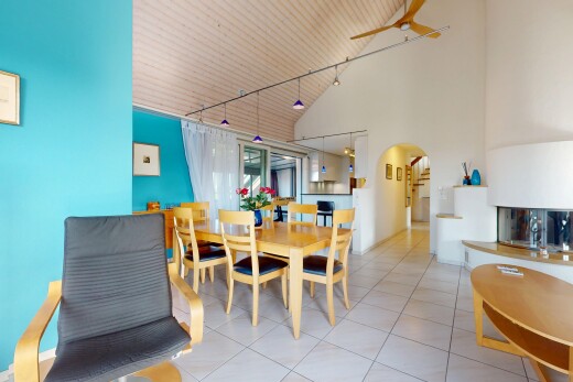esszimmer mit gipskartonwand, drywall, fliesenboden, tile floor, und inside property
