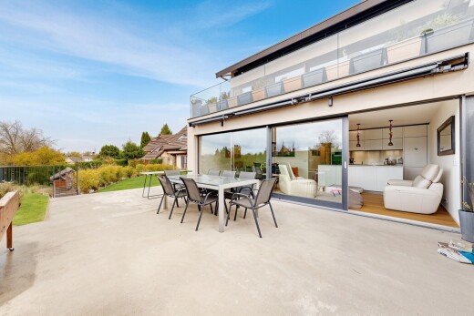 terrasse mit day time, essbereich im freien, und property visible