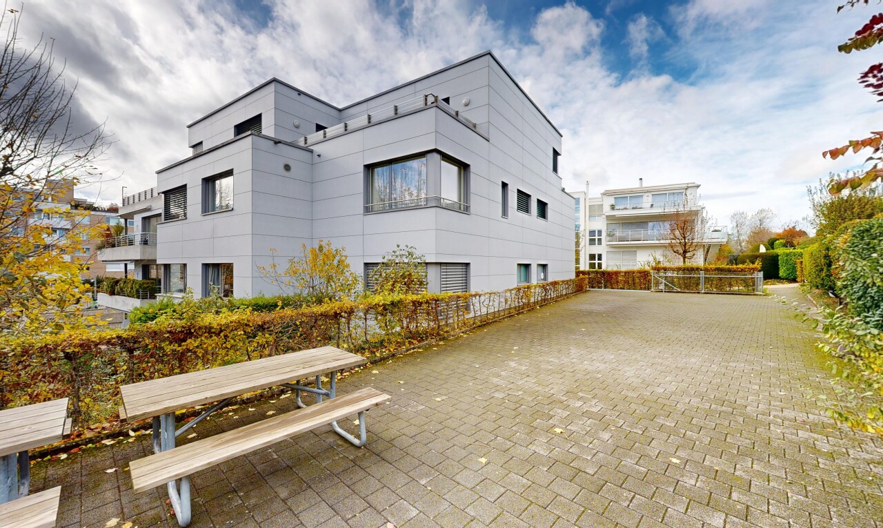 außenansicht mit day time, terrasse, und property visible