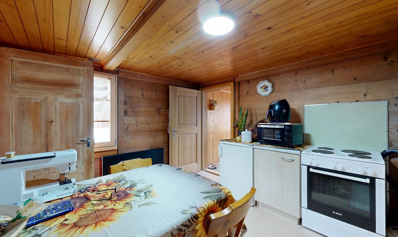 esszimmer mit natürliches licht, natural light, inside property, holzdecke, und wood ceiling