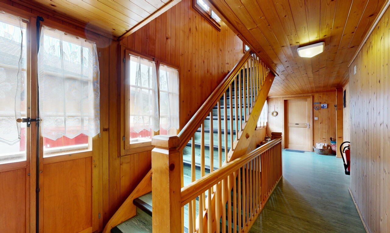 treppe mit treppen, holzwand, wood wall, inside property, und holzdecke