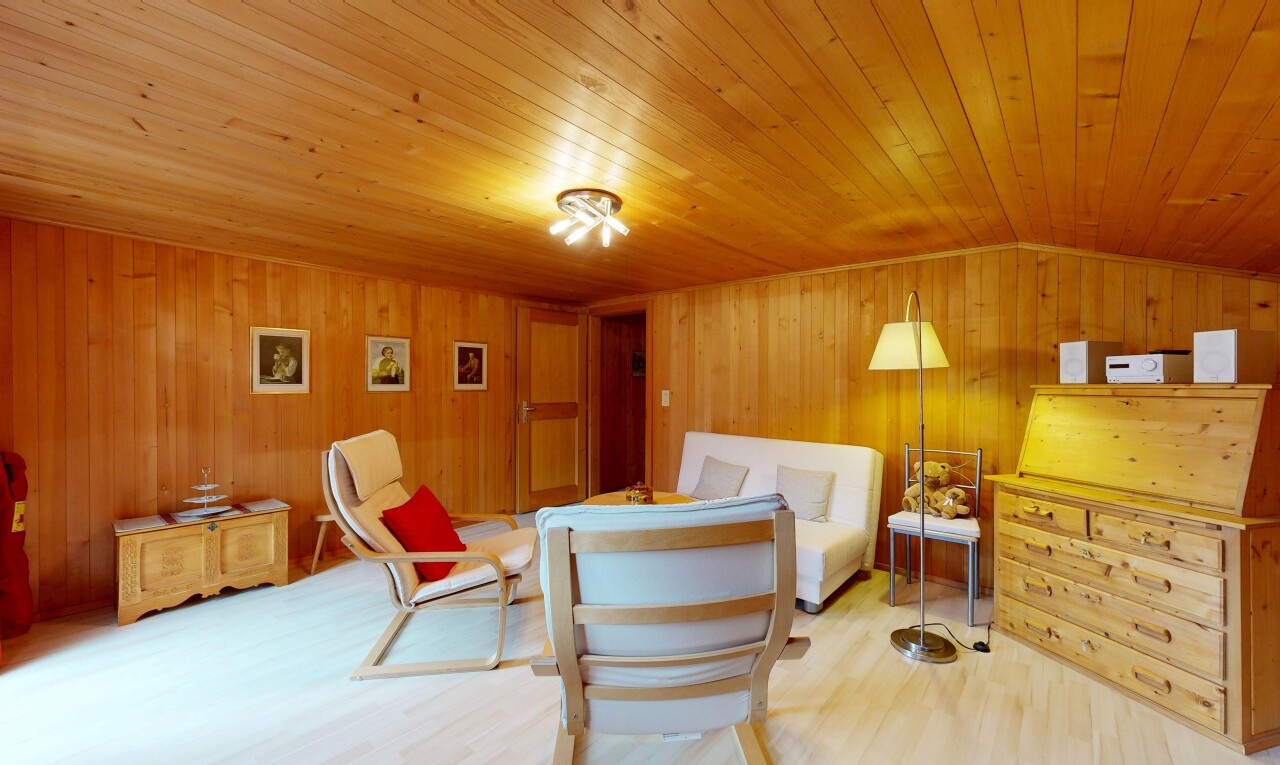 wohnzimmer mit holzfußboden, wood finish floor, holzdecke, wood ceiling, und inside property