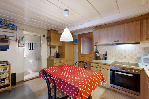 küche mit arbeitsplatten, light countertops, ofen, pendelleuchte, und pendant lighting