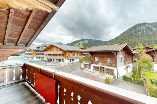 balkon mit from property, overcast, mountain view, blick auf die berge, und balkon