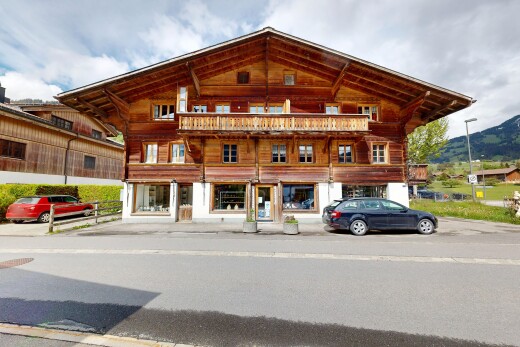 außenansicht mit holzverkleidung und horizontale verkleidung