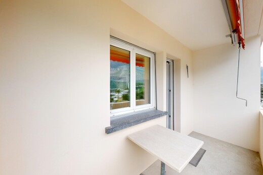 terrasse avec balcon et property visible