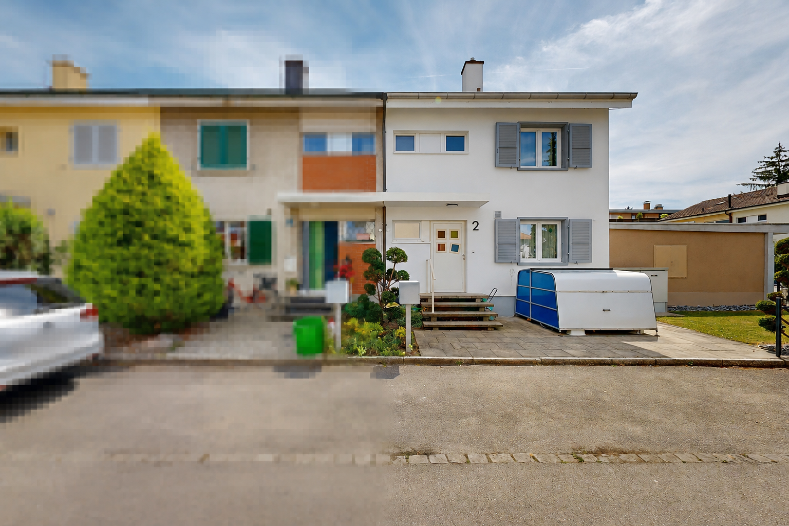 außenansicht mit day time, schornstein, stuckverkleidung, property visible, und vortreppe