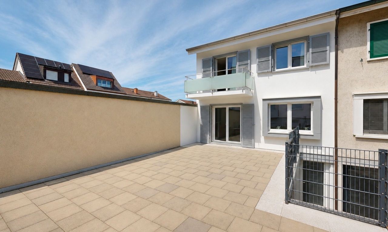 terrasse mit day time, balkon, und property visible