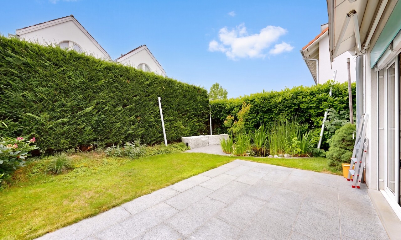 garten mit rasen, day time, und from property