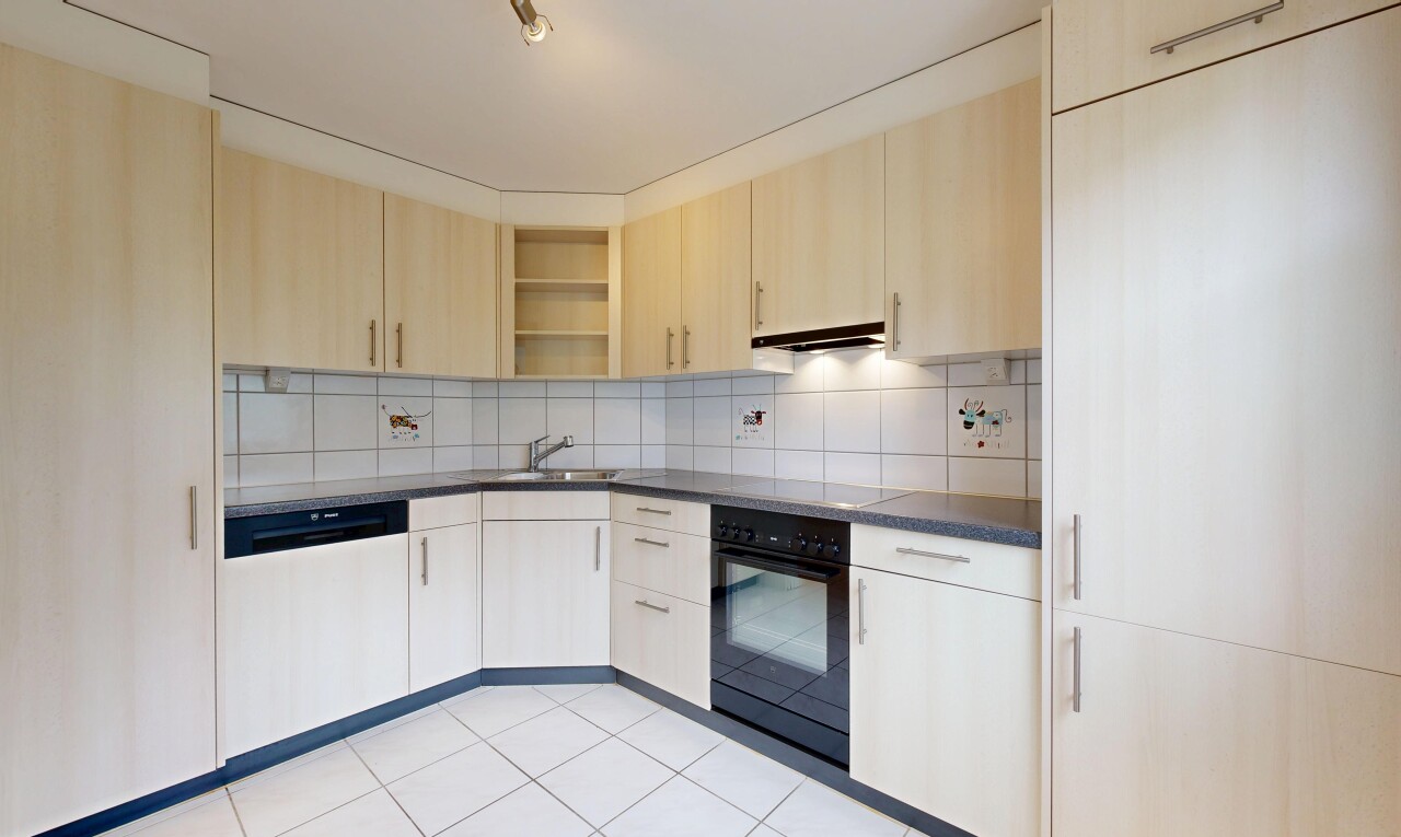 küche mit dark countertops, ofen, light floor, offene regale, und open shelves