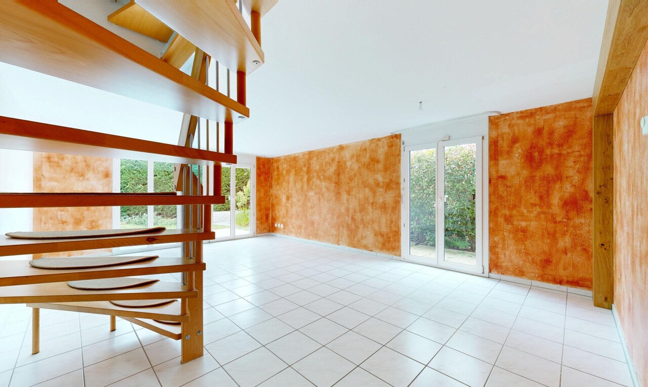 rezeption / lobby mit inside property und natural light