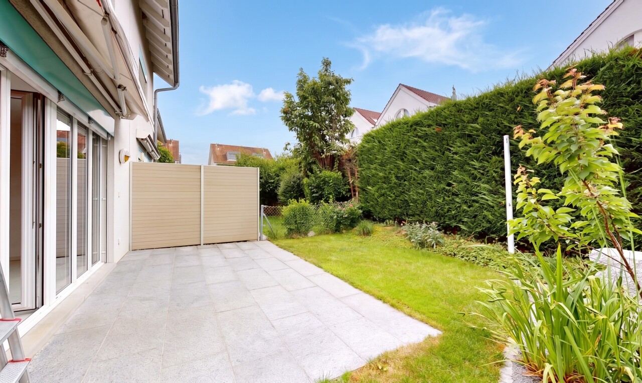 terrasse mit rasen, from property, day time, terrasse, und zaun