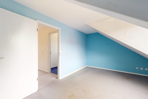 leerer raum mit carpet, teppich, drywall, gipskartonwand, und inside property