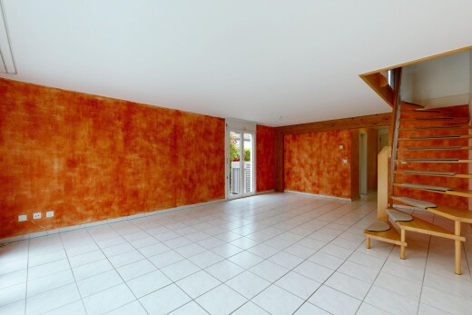 leerer raum mit inside property, light floor, natural light, natürliches licht, und treppen