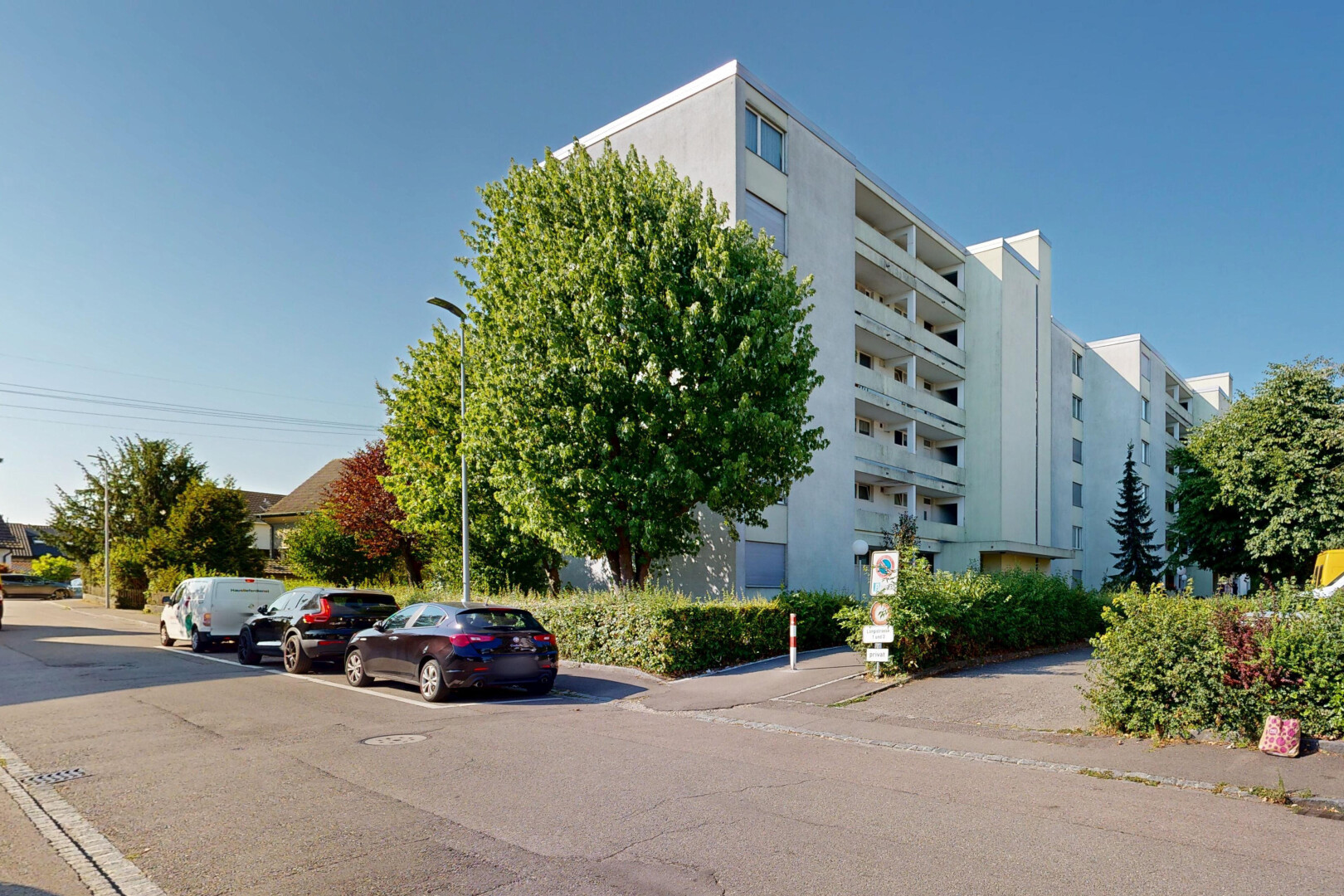 außenansicht mit day time, apartment complex view, und blick auf wohnanlage