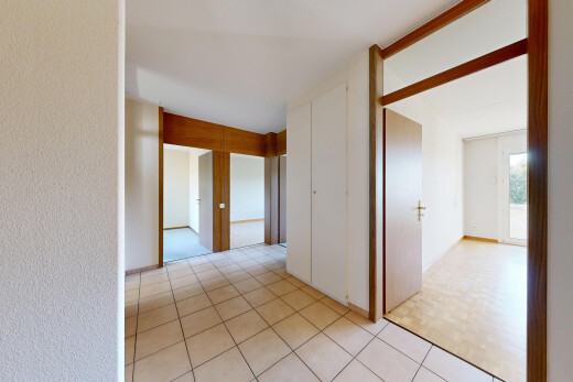 halle / korridor mit light floor, inside property, fliesenboden, und tile floor