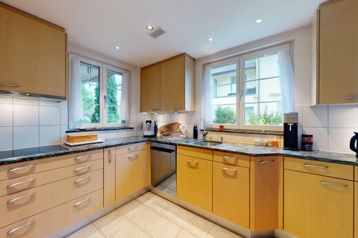 küche mit küchenrückwand beim Herd, küchenrückwand beim herd, stein arbeitsplatten, tile floor, und fliesenboden