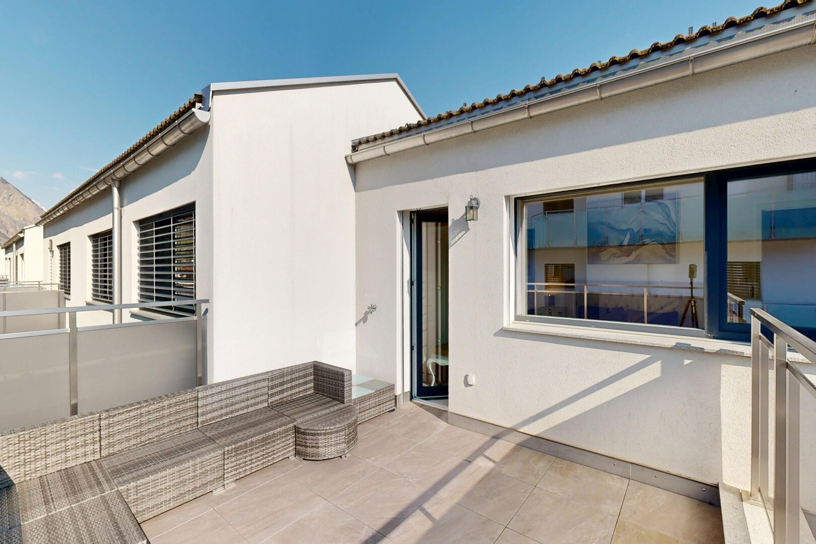 terrasse mit day time, wohnraum im freien, property visible, und terrasse