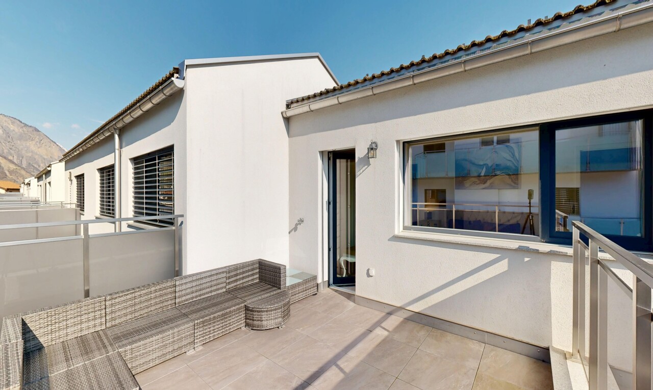 terrasse mit day time, wohnraum im freien, property visible, und terrasse