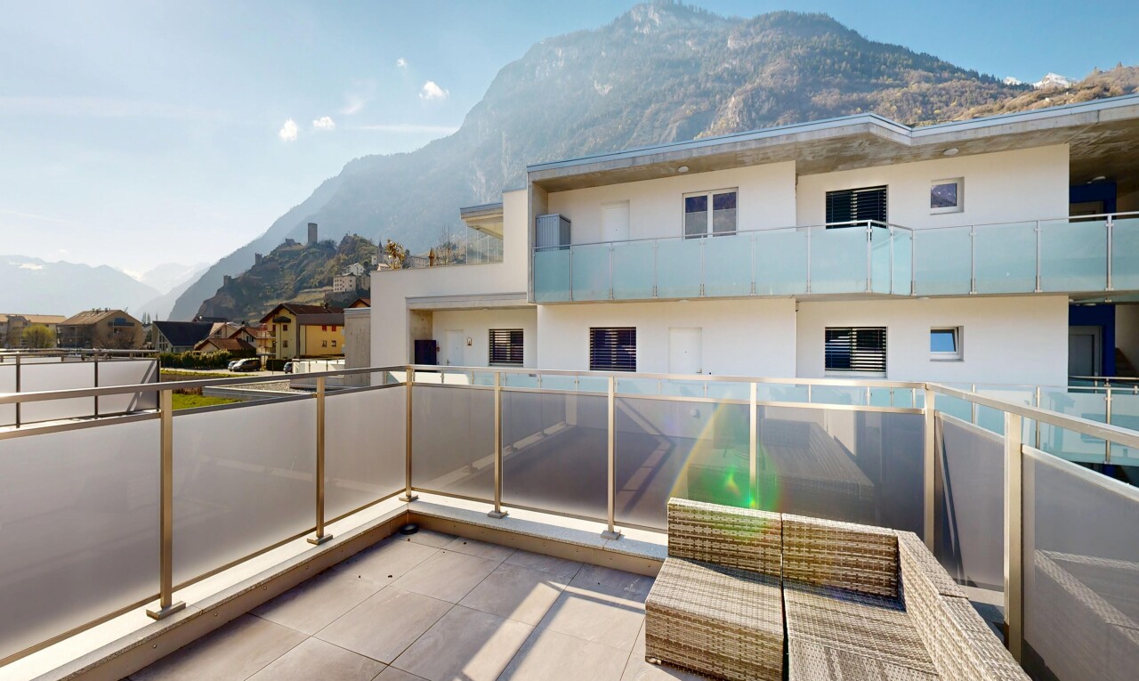 balkon mit mountain view, blick auf die berge, day time, terrasse, und from property