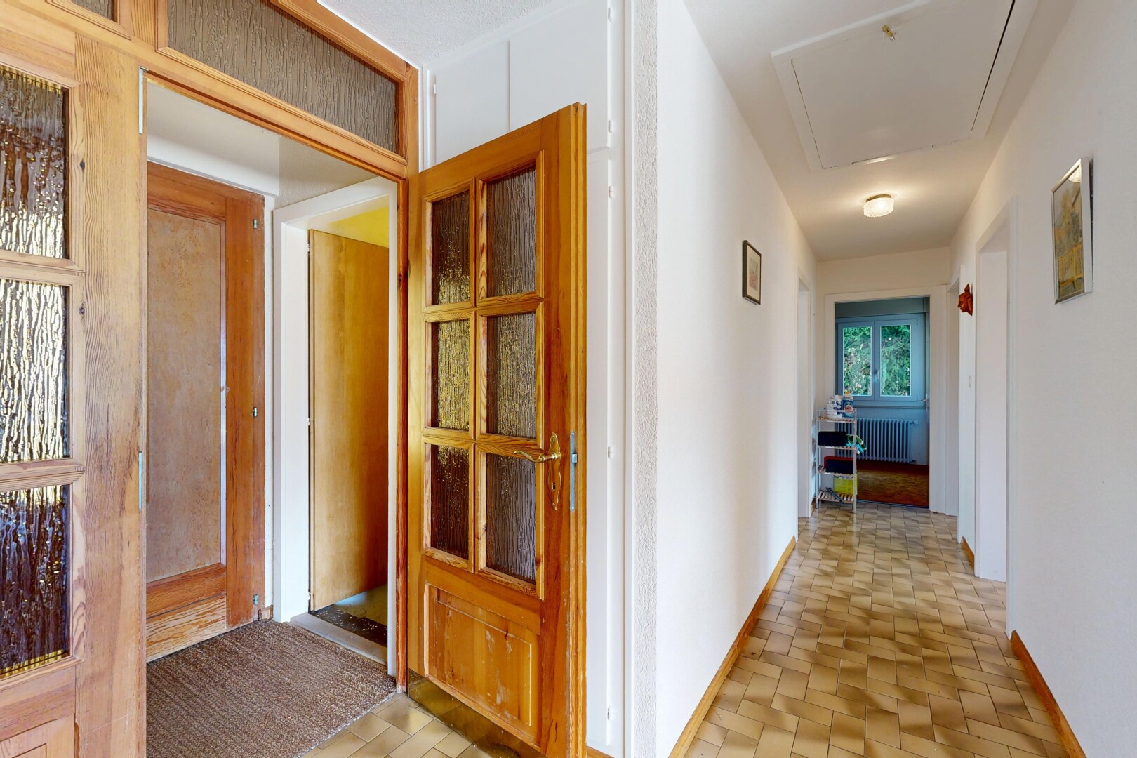couloir avec inside property, lumière naturelle, natural light, cloison sèche, et drywall