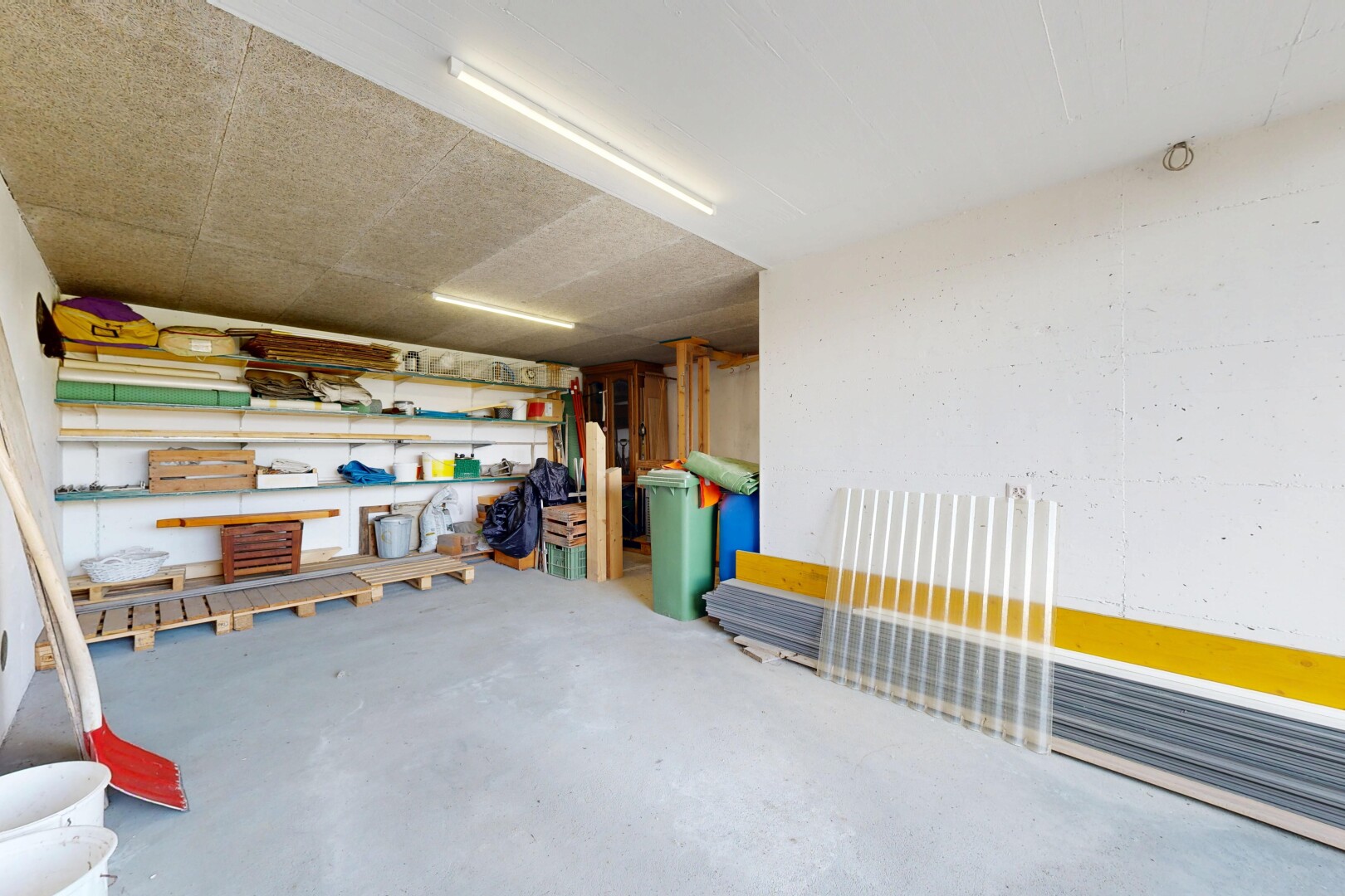 parking avec inside property