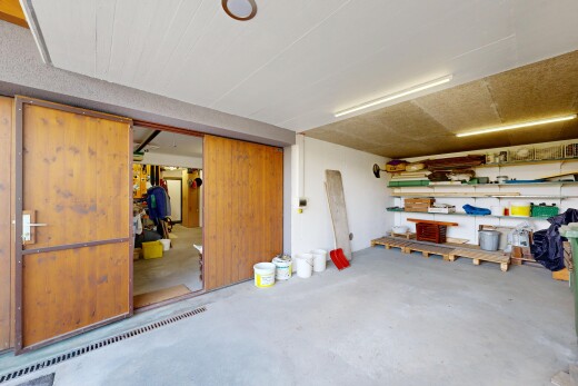 parking avec inside property