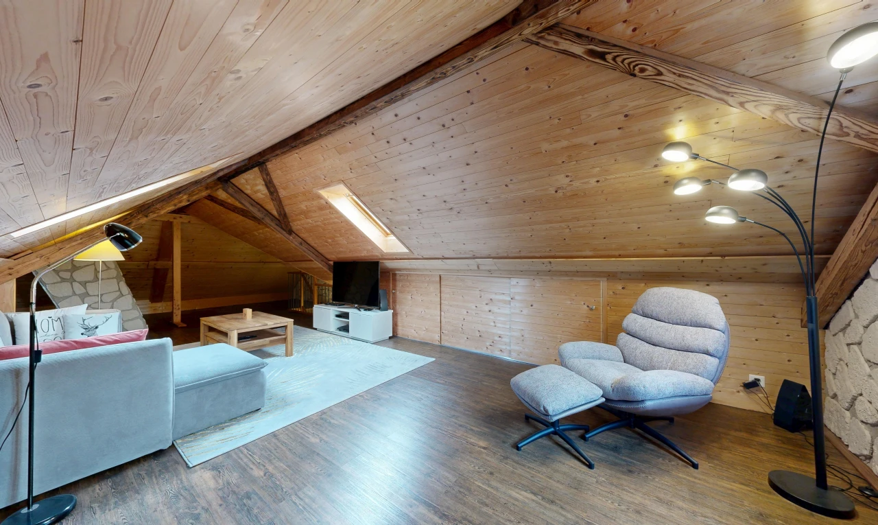wohnzimmer mit dated wood wall, holzwand, wood wall, holzdecke, und wood ceiling
