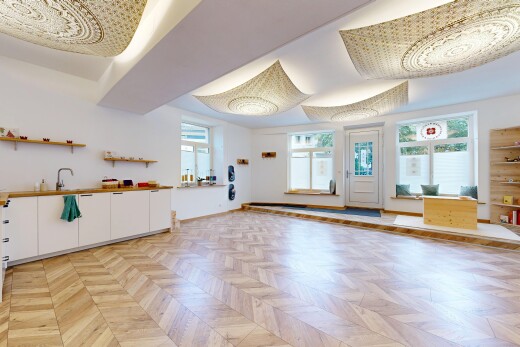 leerer raum mit light floor, außenzugang, natürliches licht, drywall, und gipskartonwand