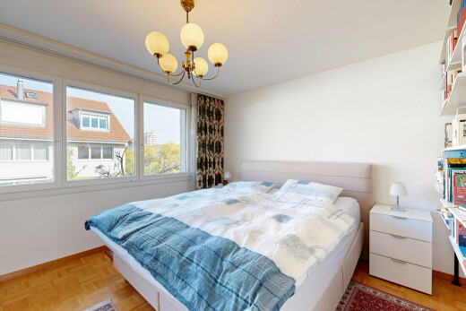 zimmer / schlafzimmer mit inside property, gipskartonwand, drywall, natürliches licht, und natural light