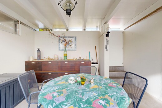 esszimmer mit balkendecke, beamed ceiling, gipskartonwand, drywall, und inside property